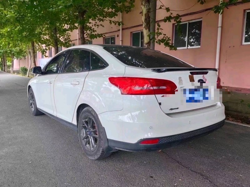 青岛16年福特福克斯7