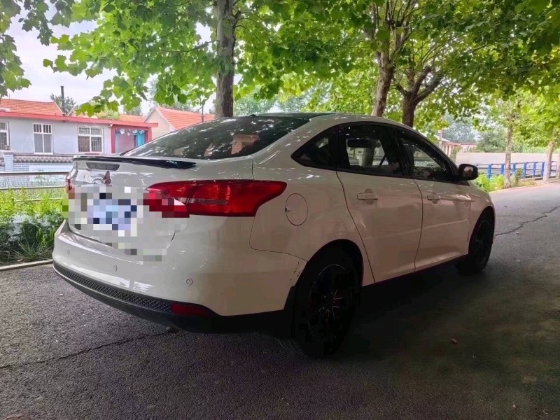 青岛16年福特福克斯8