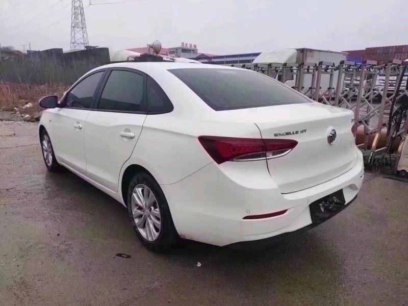 青岛20年别克英朗7