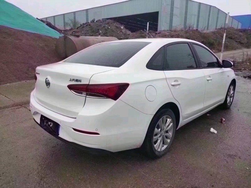 青岛20年别克英朗8