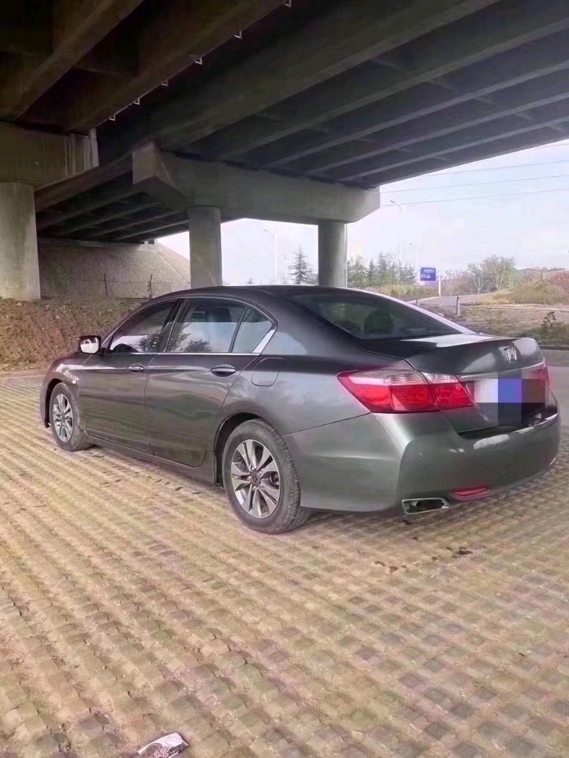 青岛14年本田雅阁8