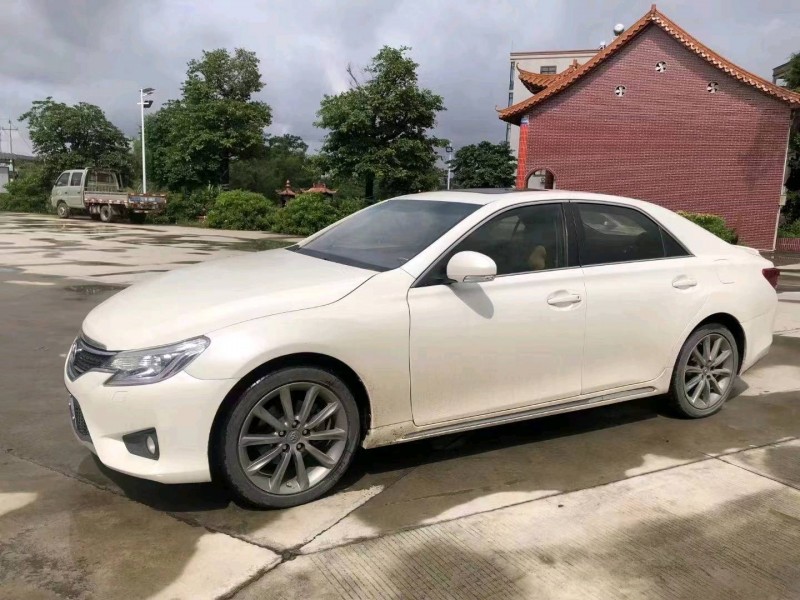 中山15年丰田锐志6