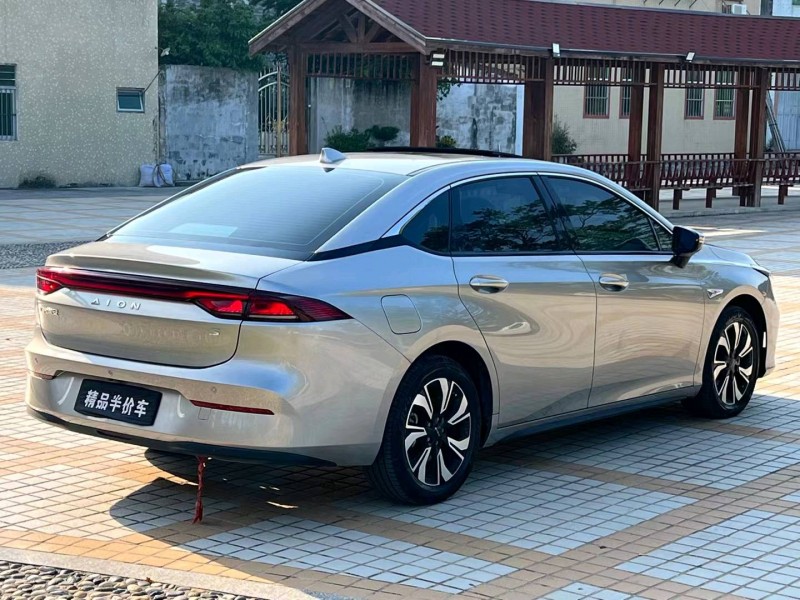 汕头22年传祺埃安S8