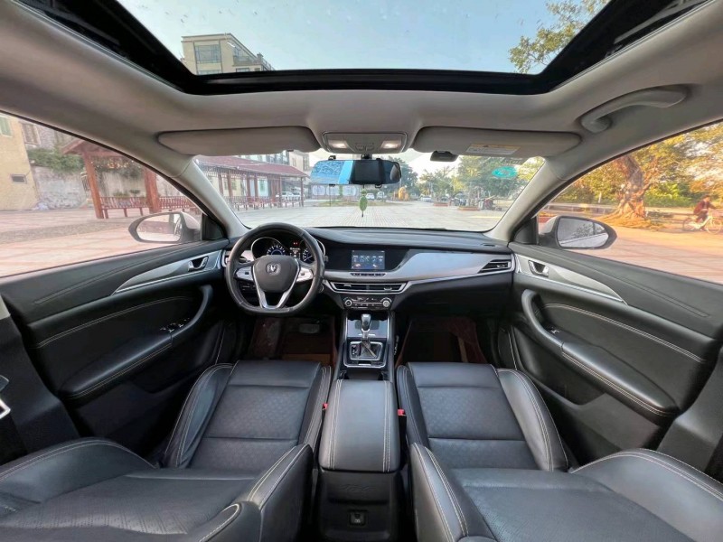 汕头18年长安汽车逸动7