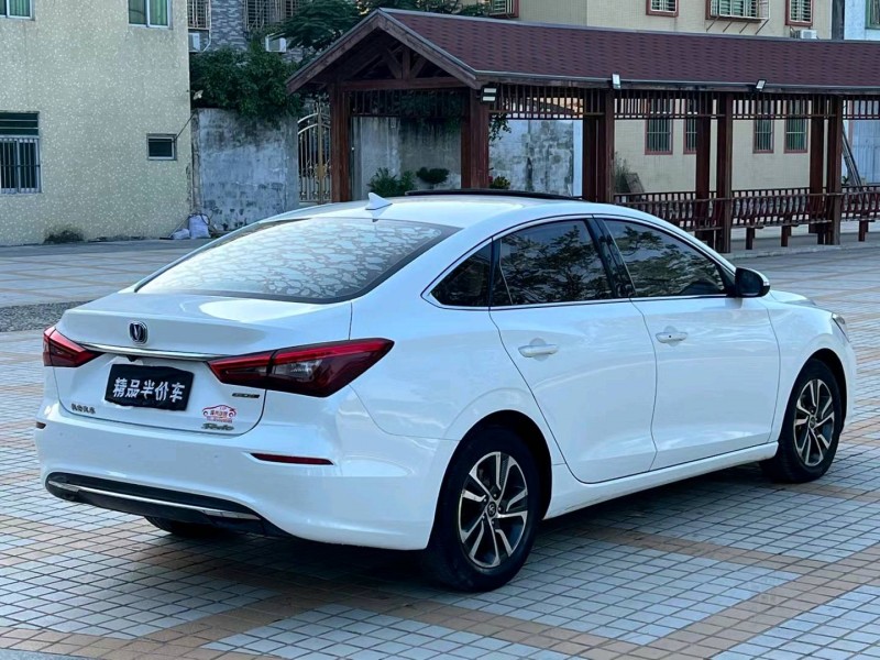 汕头18年长安汽车逸动8