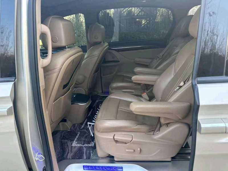 东营17年别克GL85