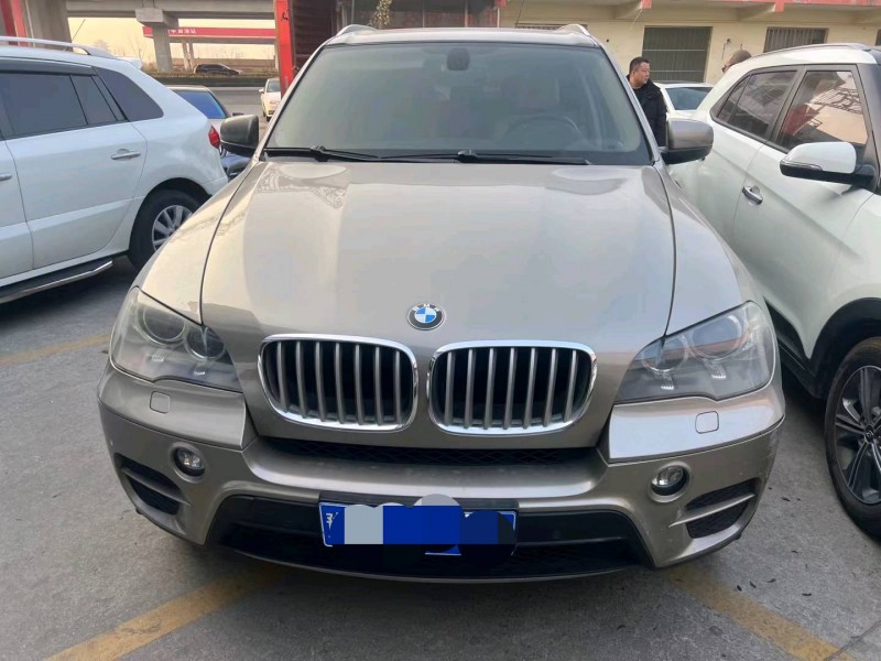 济南11年宝马X51