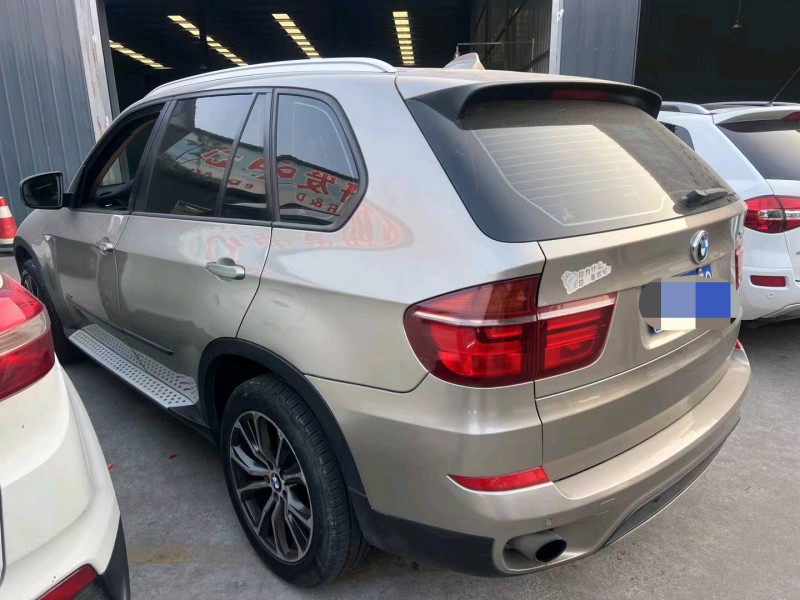 济南11年宝马X55