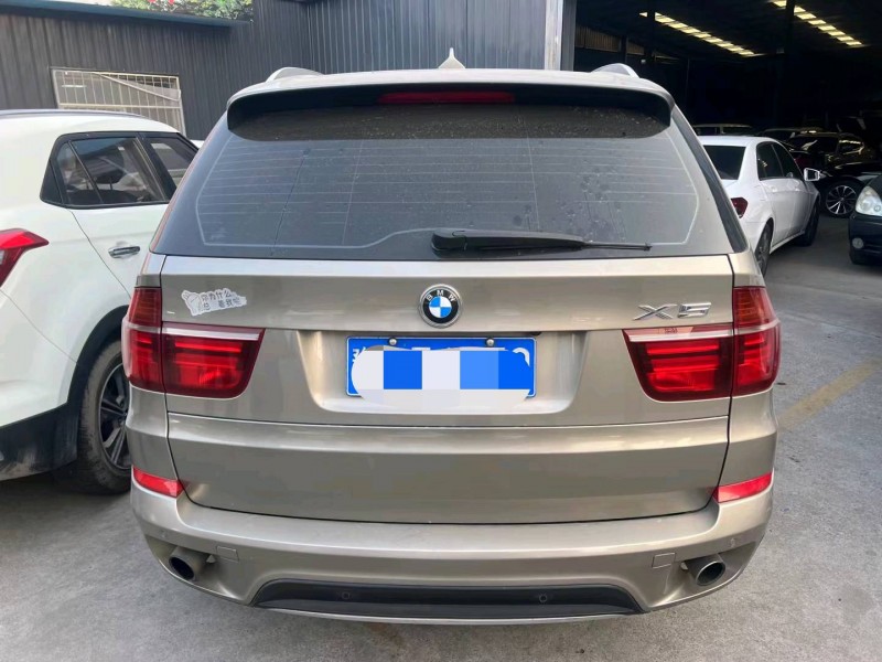 济南11年宝马X59