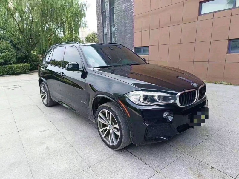 济南17年宝马X54