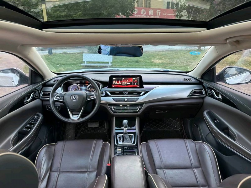 广州18年长安汽车睿骋CC5