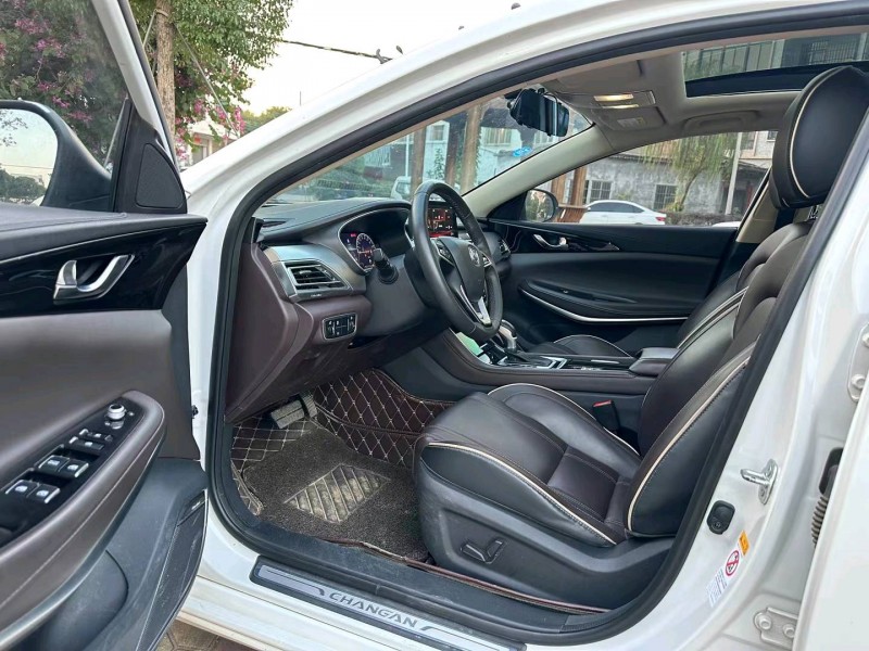 广州18年长安汽车睿骋CC6