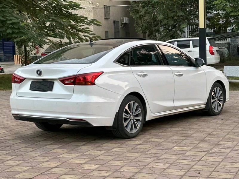 广州18年长安汽车睿骋CC8