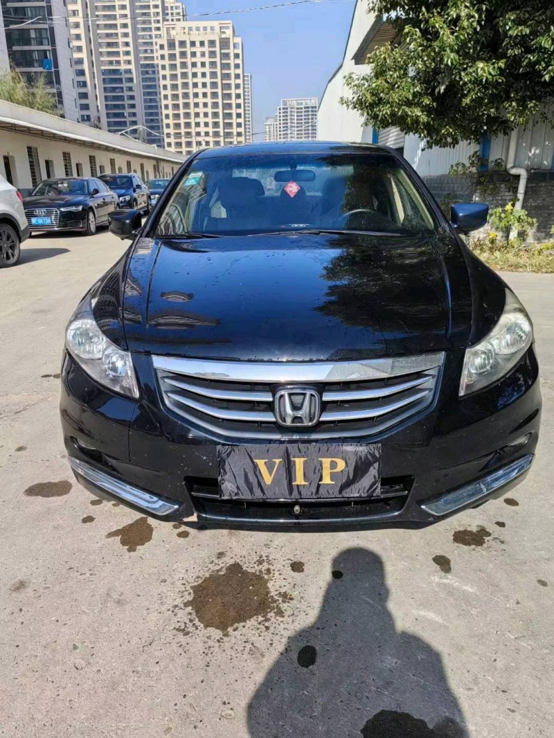 湖州12年本田雅阁1