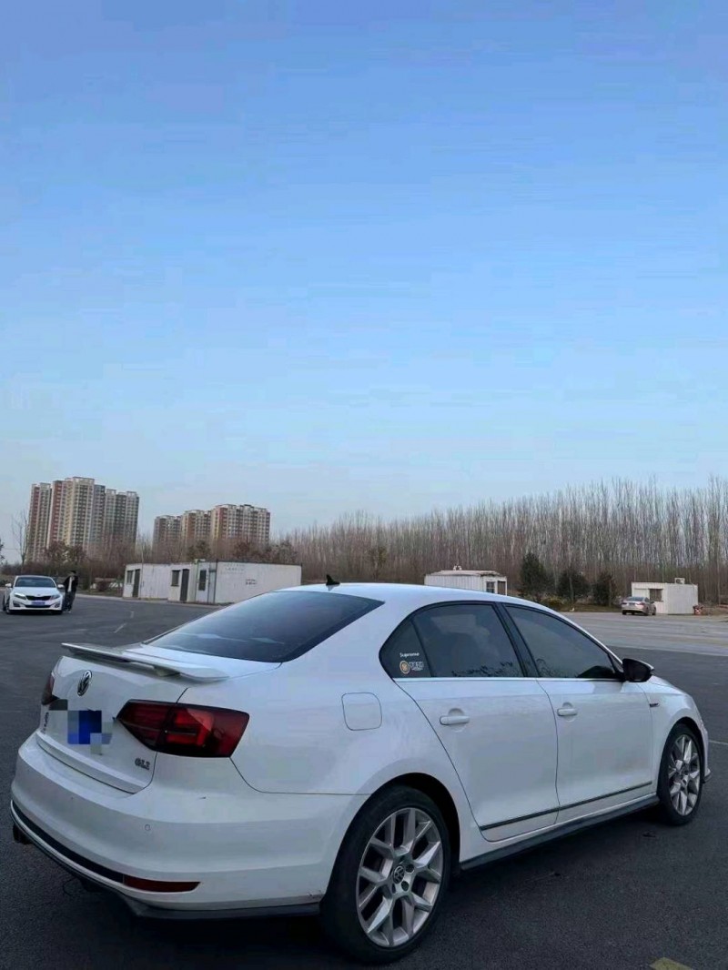 东营17年大众速腾4