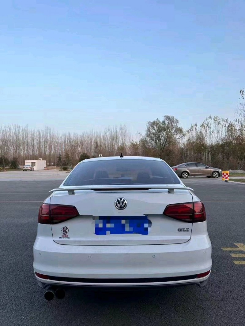 东营17年大众速腾9