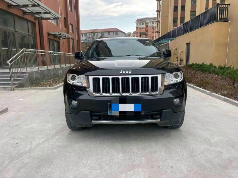 邢台13年Jeep大切诺基1