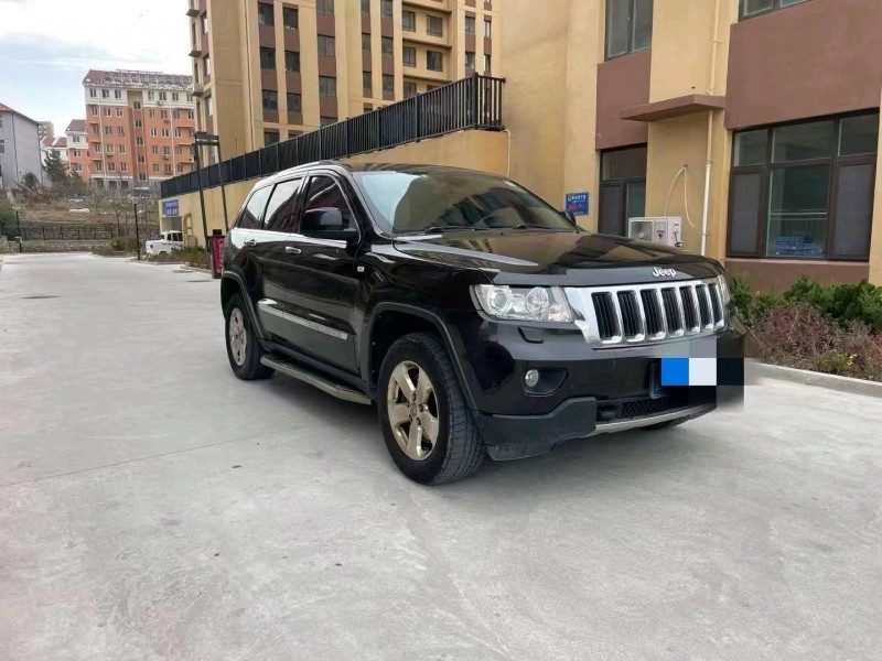 邢台13年Jeep大切诺基2
