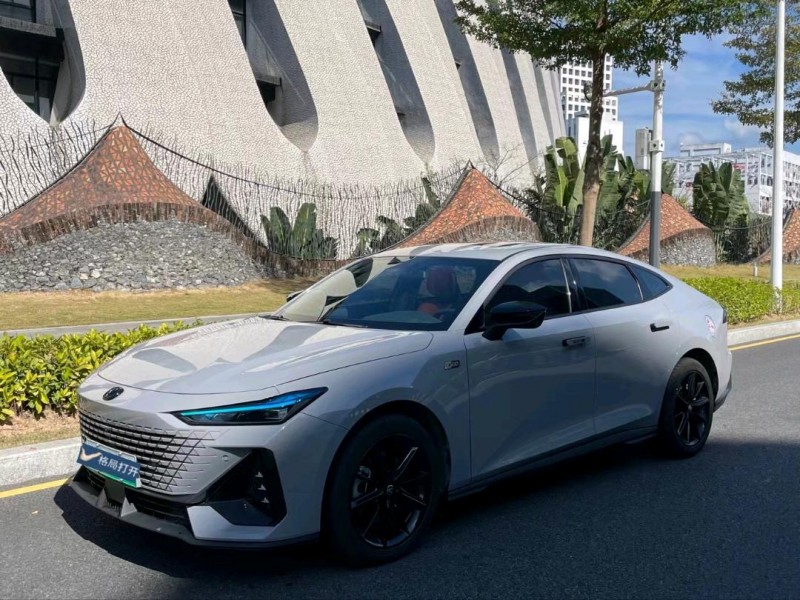 深圳23年长安汽车UNI-V2