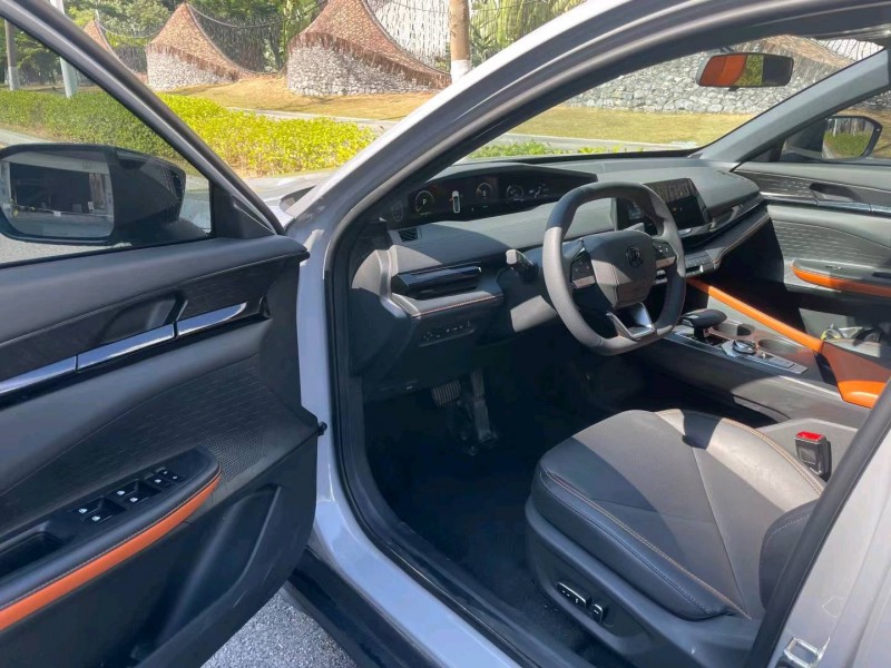 深圳23年长安汽车UNI-V3