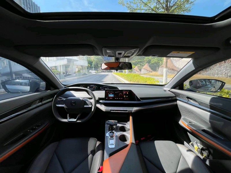 深圳23年长安汽车UNI-V8