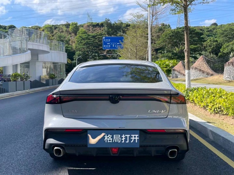 深圳23年长安汽车UNI-V9