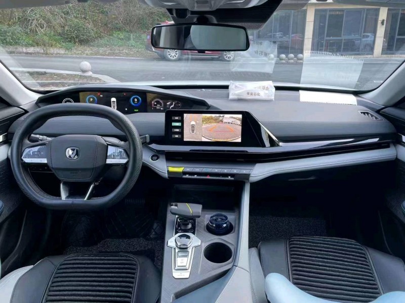 嘉兴23年长安汽车UNI-V6