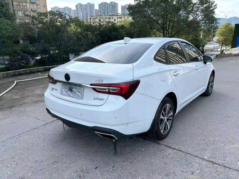 珠海21年别克威朗6