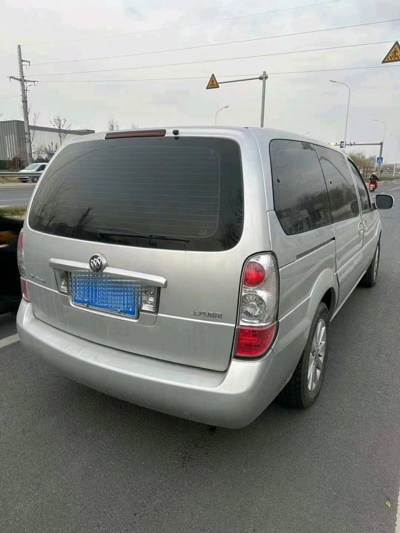 枣庄17年别克GL83