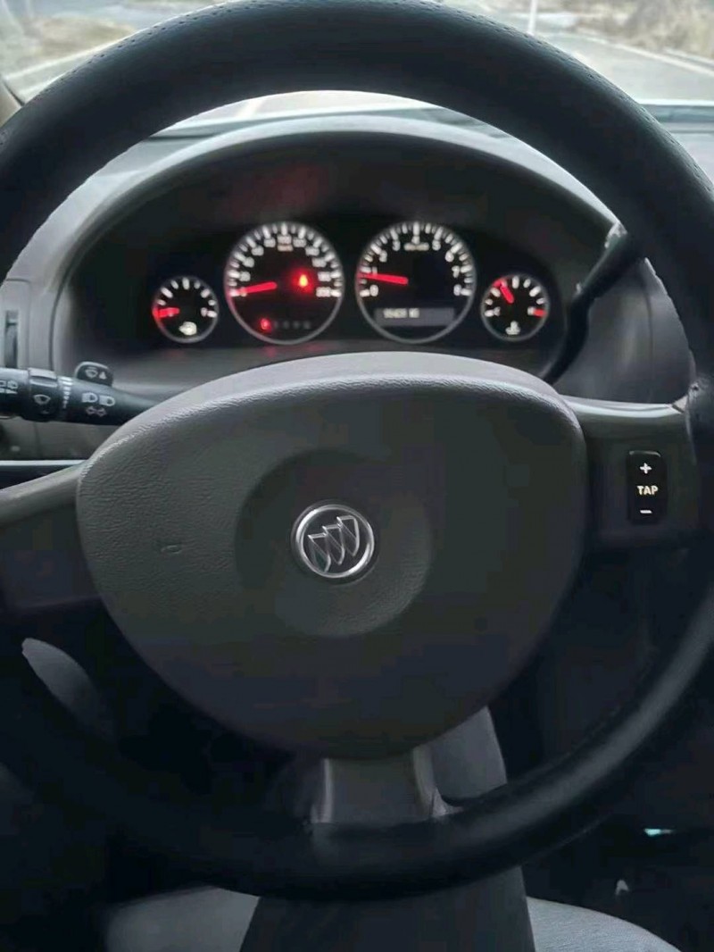 枣庄17年别克GL86