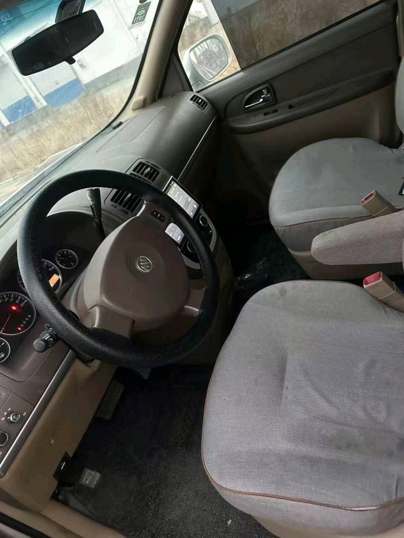 枣庄17年别克GL88