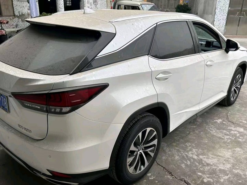 汕头22年雷克萨斯RX8