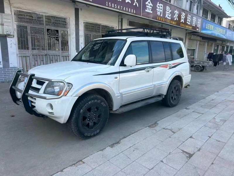 东营12年三菱帕杰罗8