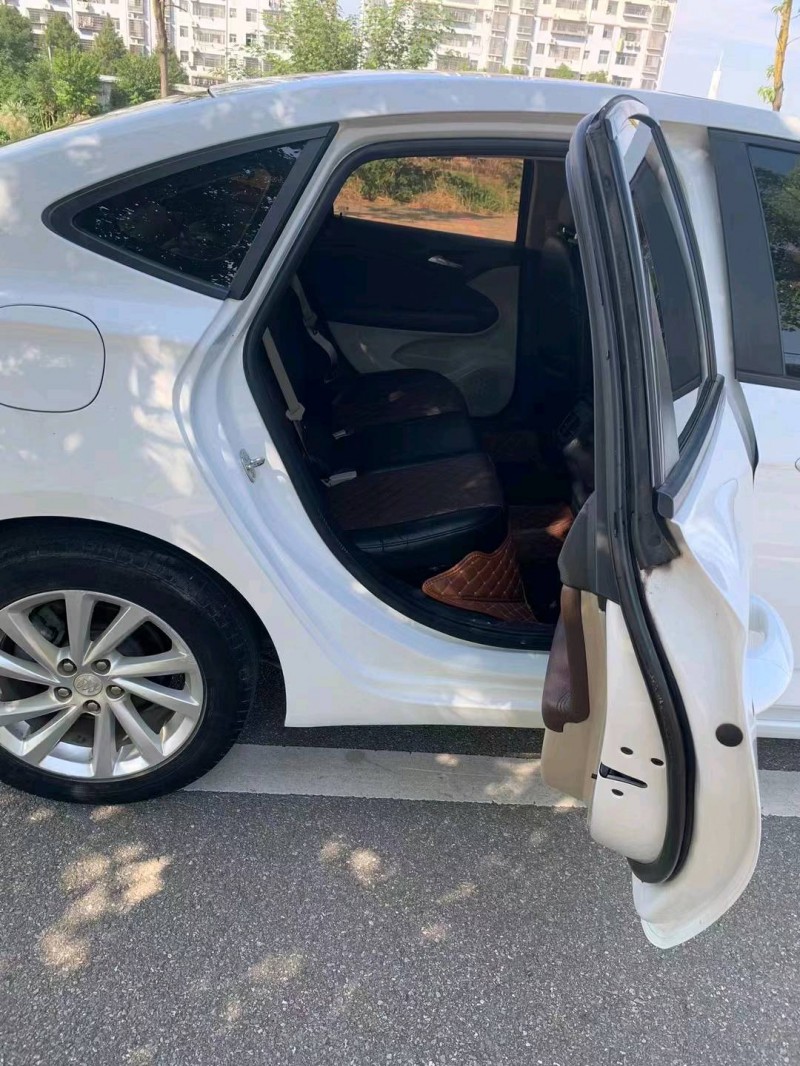 邵阳18年别克威朗6