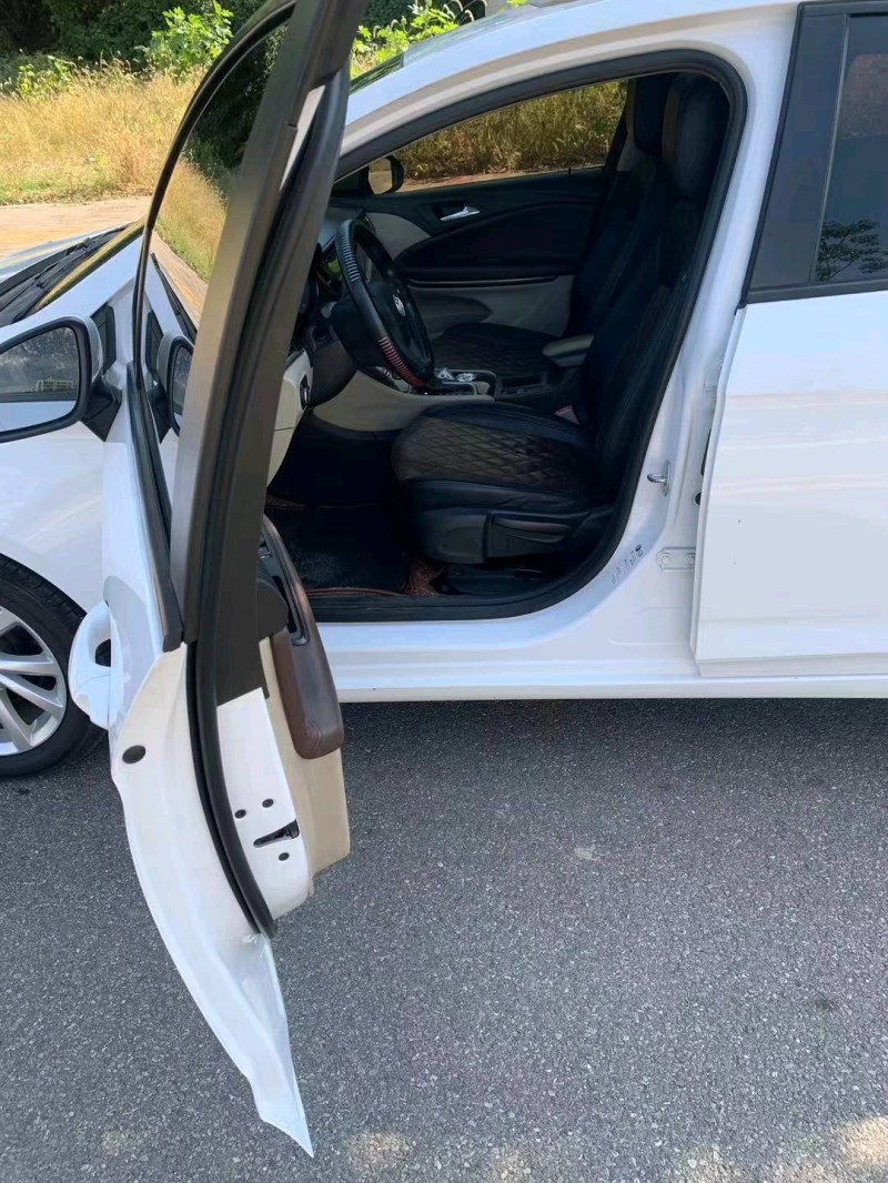 邵阳18年别克威朗9