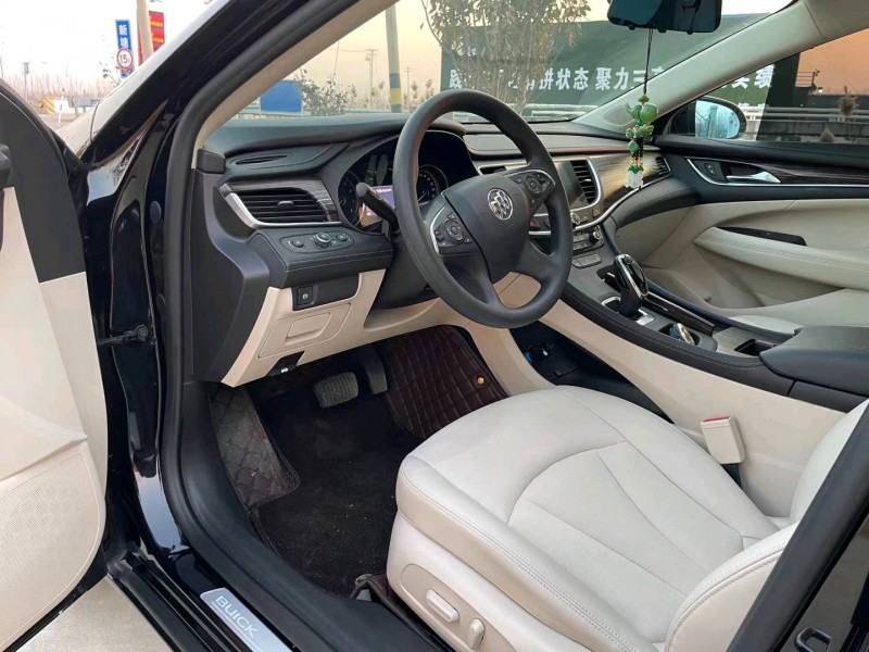 徐州20年别克君越4