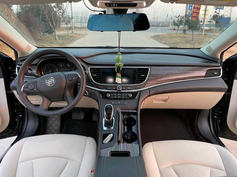 徐州20年别克君越5