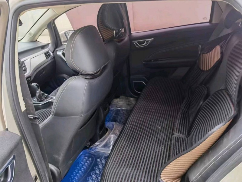 保定19年吉利远景7