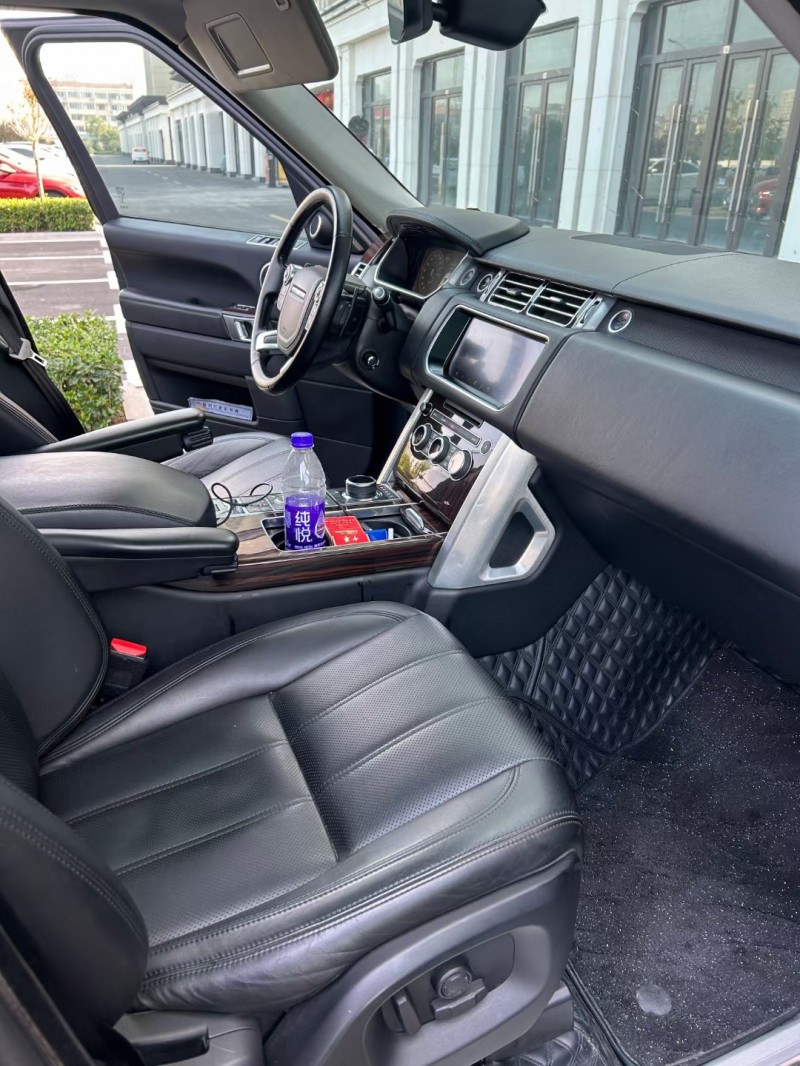 徐州18年路虎揽胜行政8