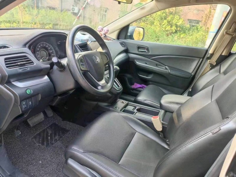 汕头16年本田CRV9