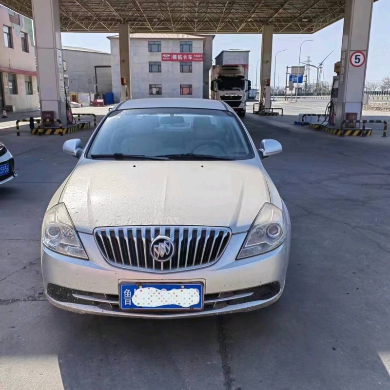 天津16年别克凯越1