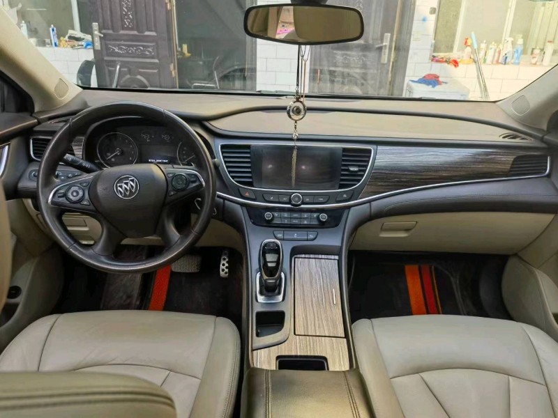 佛山17年别克君越6