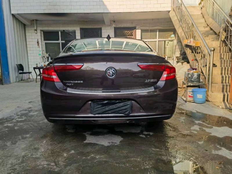 佛山17年别克君越9