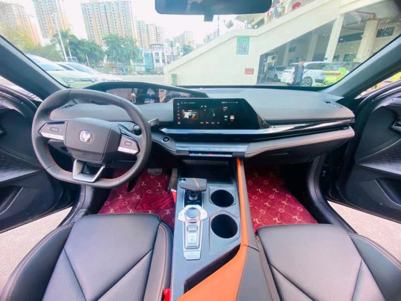 东莞23年长安汽车UNI-V5