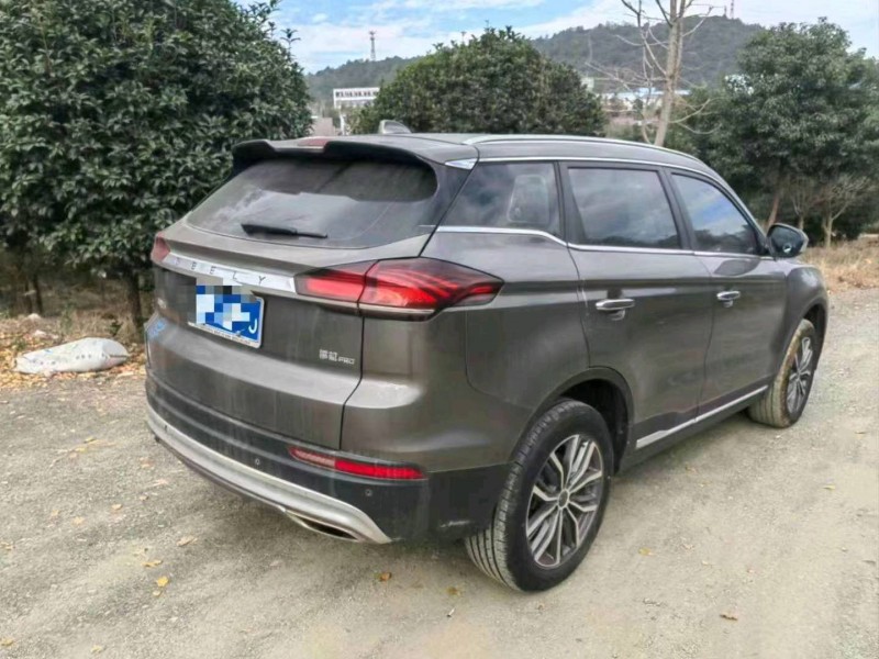 马鞍山20年吉利博越8