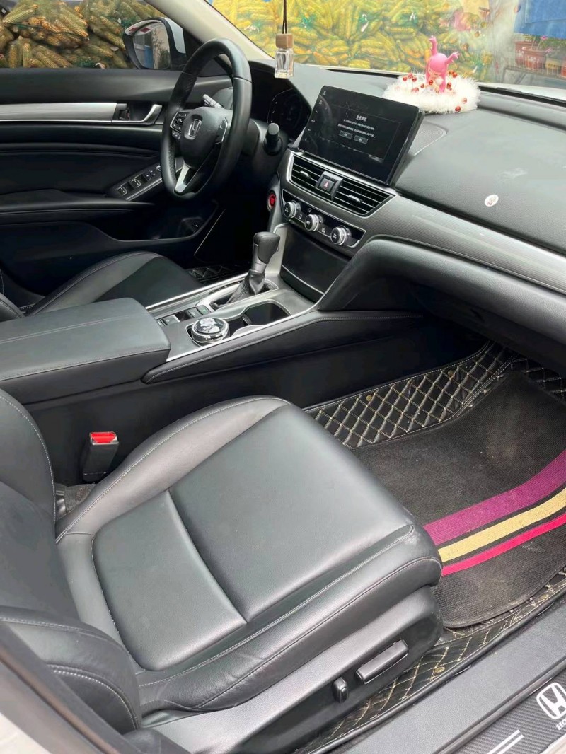 广州21年本田雅阁6