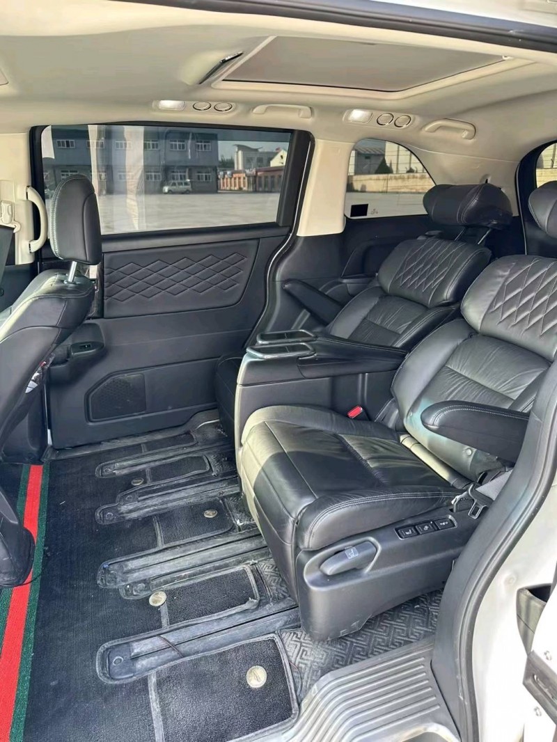 天津21年本田艾力绅8