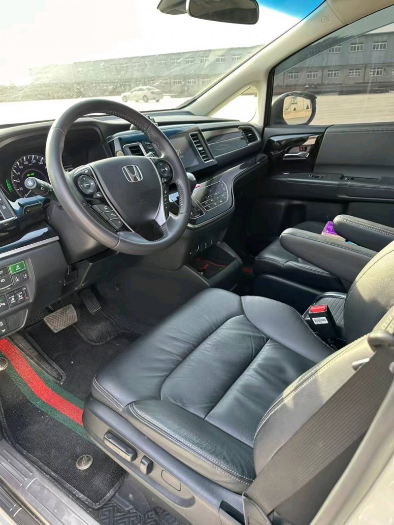 天津21年本田艾力绅9