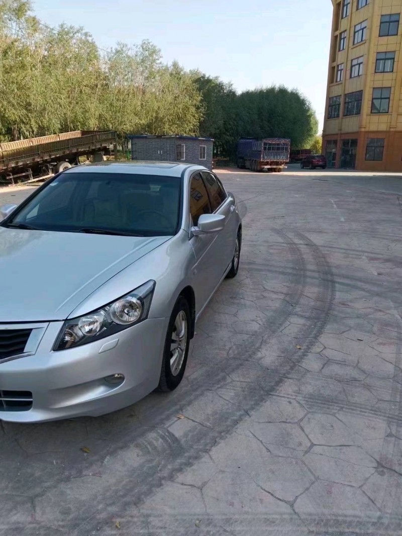 菏泽10年本田雅阁2