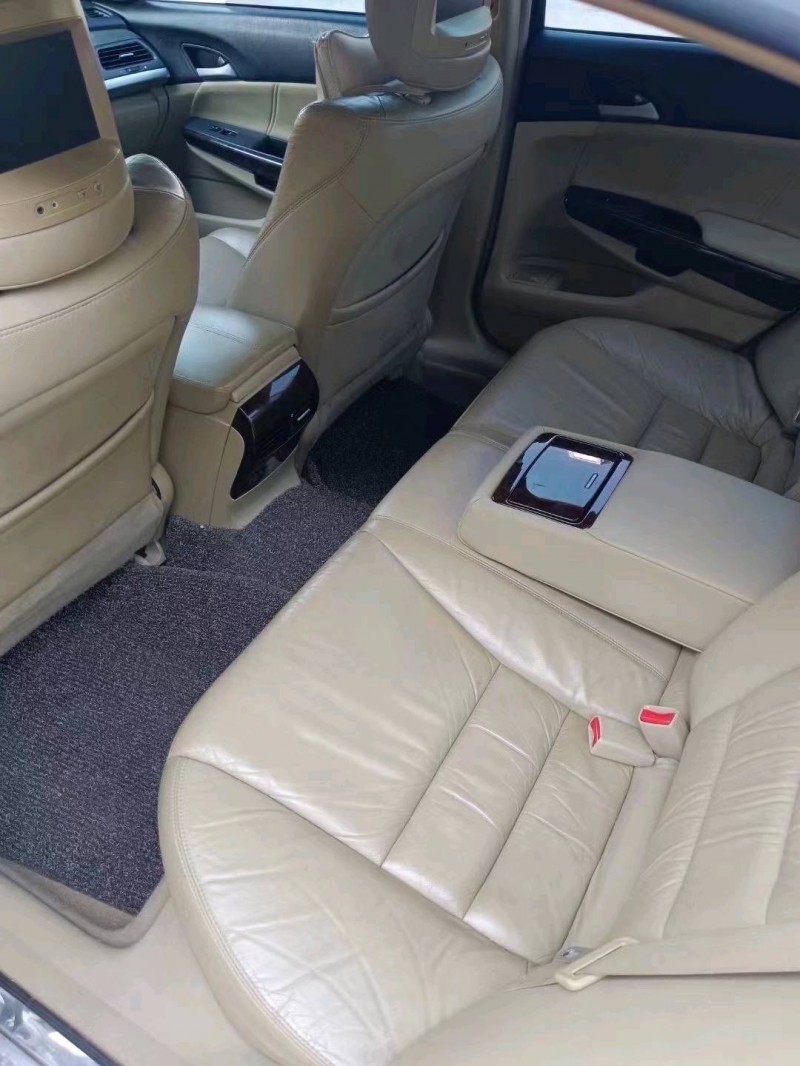 菏泽10年本田雅阁4